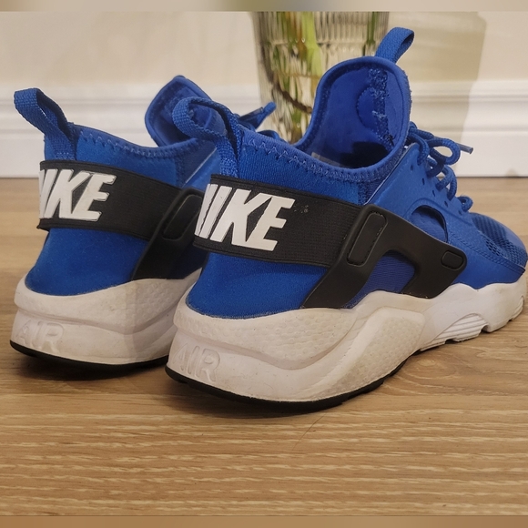 Nike Huracanache Blue Athletic Sneakers - Picture 3 of 10